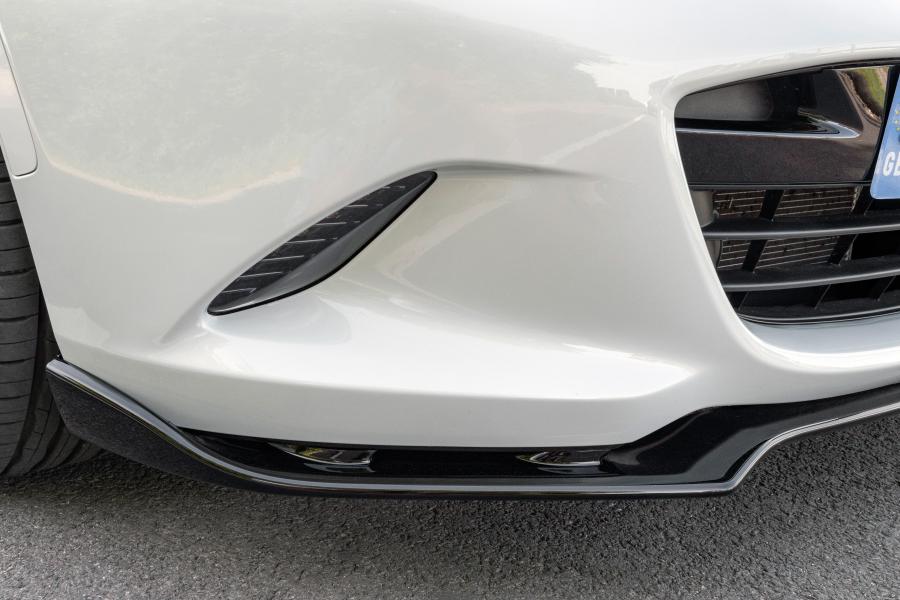 Детали экстерьера Mazda MX-5 Design Pack (ND) 2019 года  (UK) (фото 38 из 40)